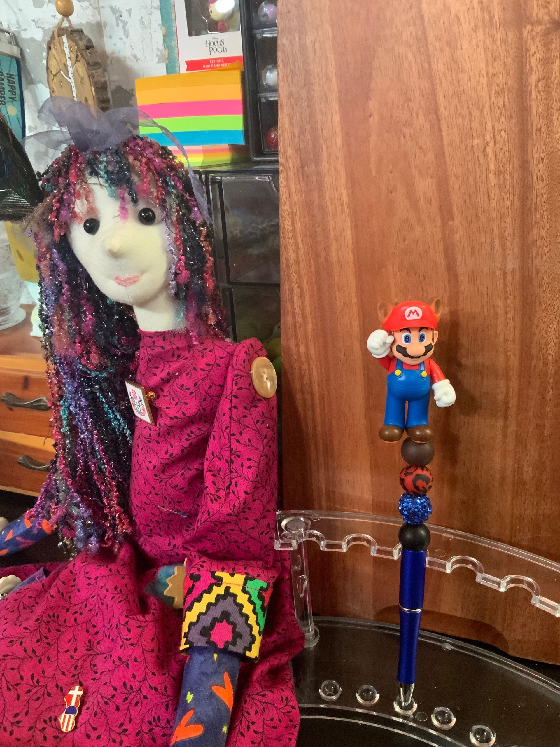 MARIO ON BLUE BEADED PEN