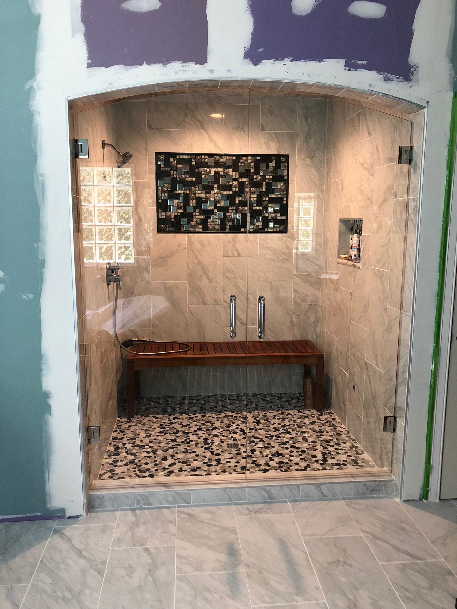 door_panel_glass_green_wall