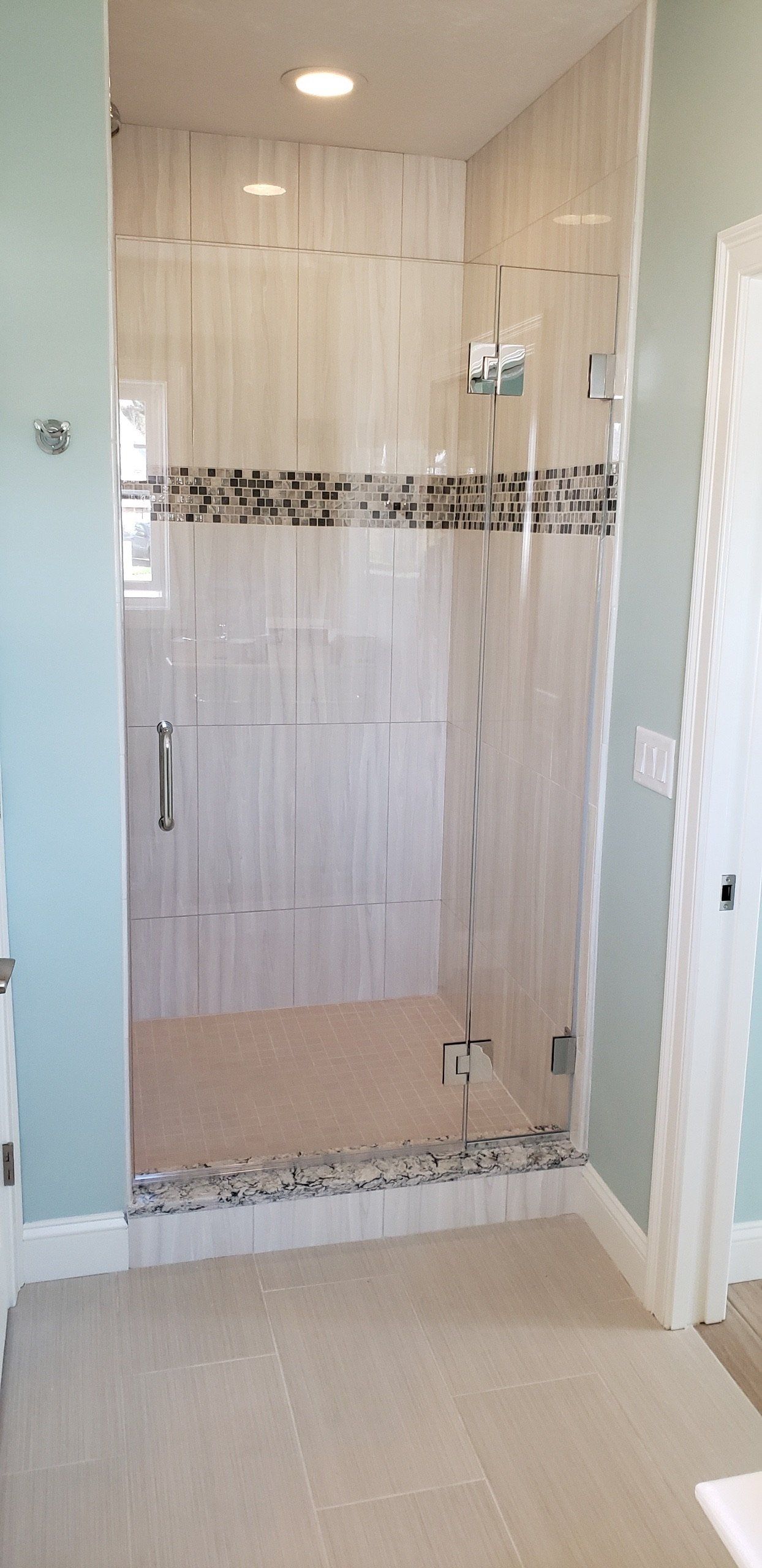 door_panel_glass_teal_wall