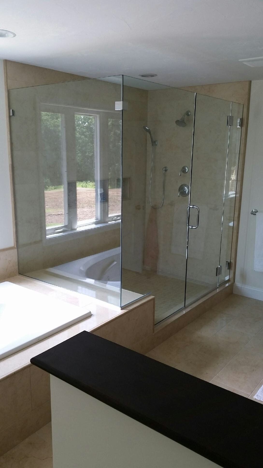 shower_door_glass_tub