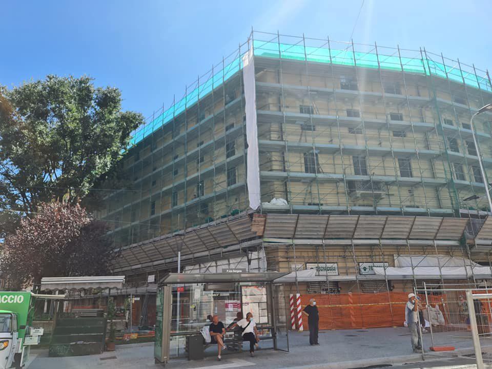ponteggio per ristrutturazione esterne