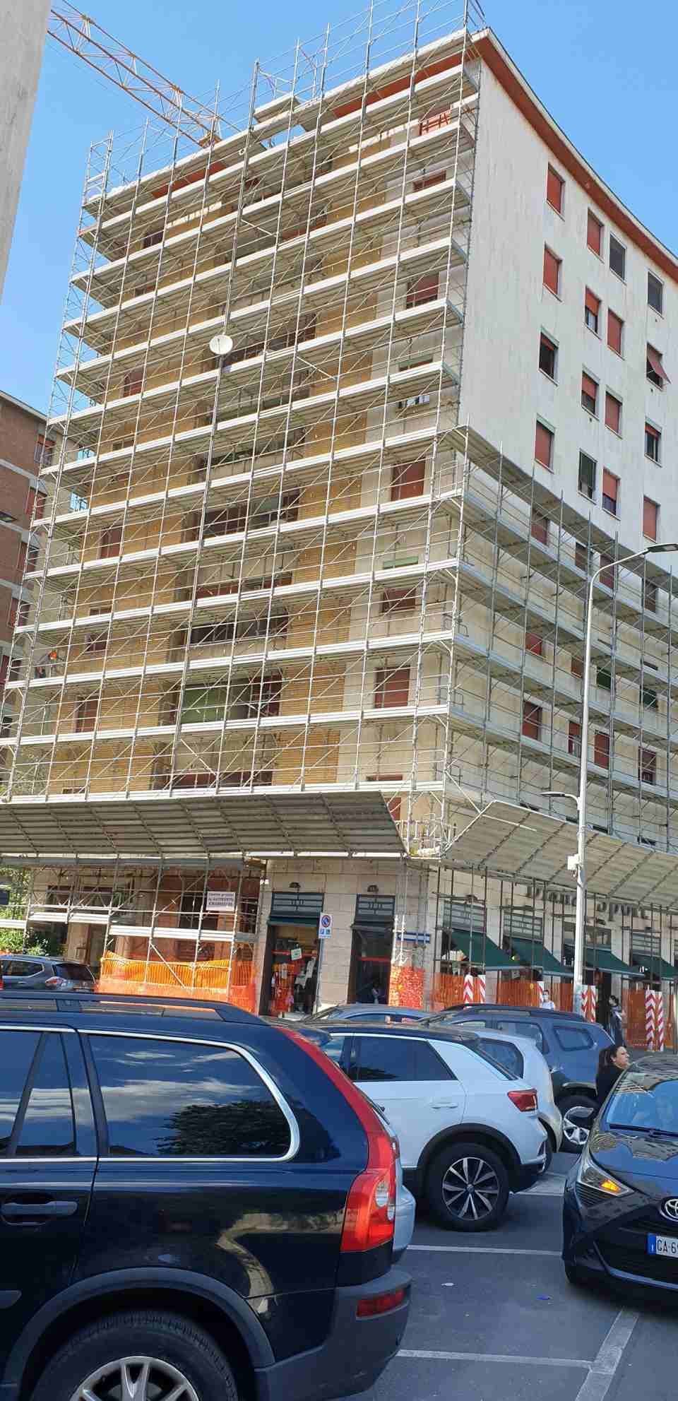 impalcature per ristrutturazione di un palazzo