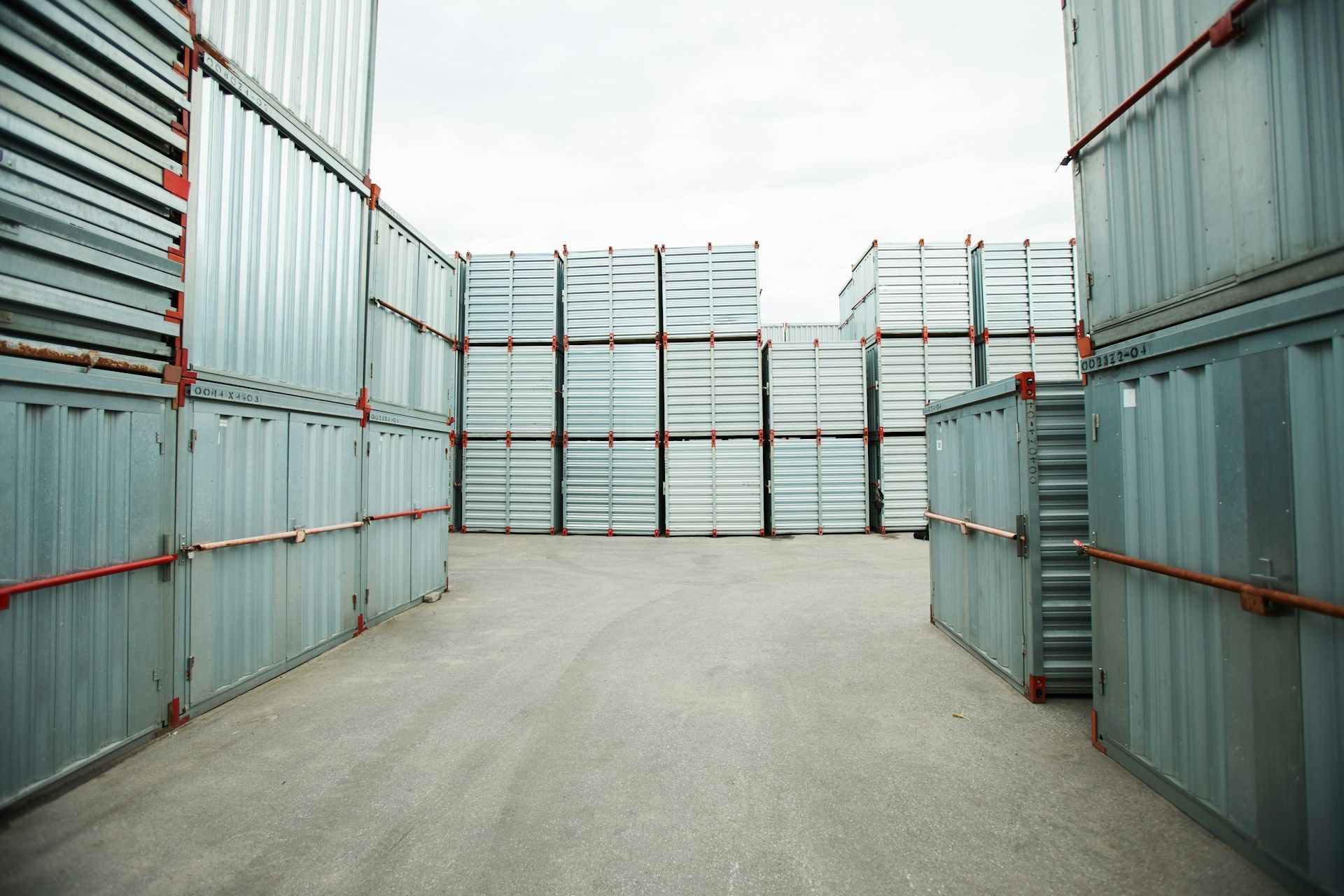 Best Uses for 20' Steel Storage Containers in Atlanta