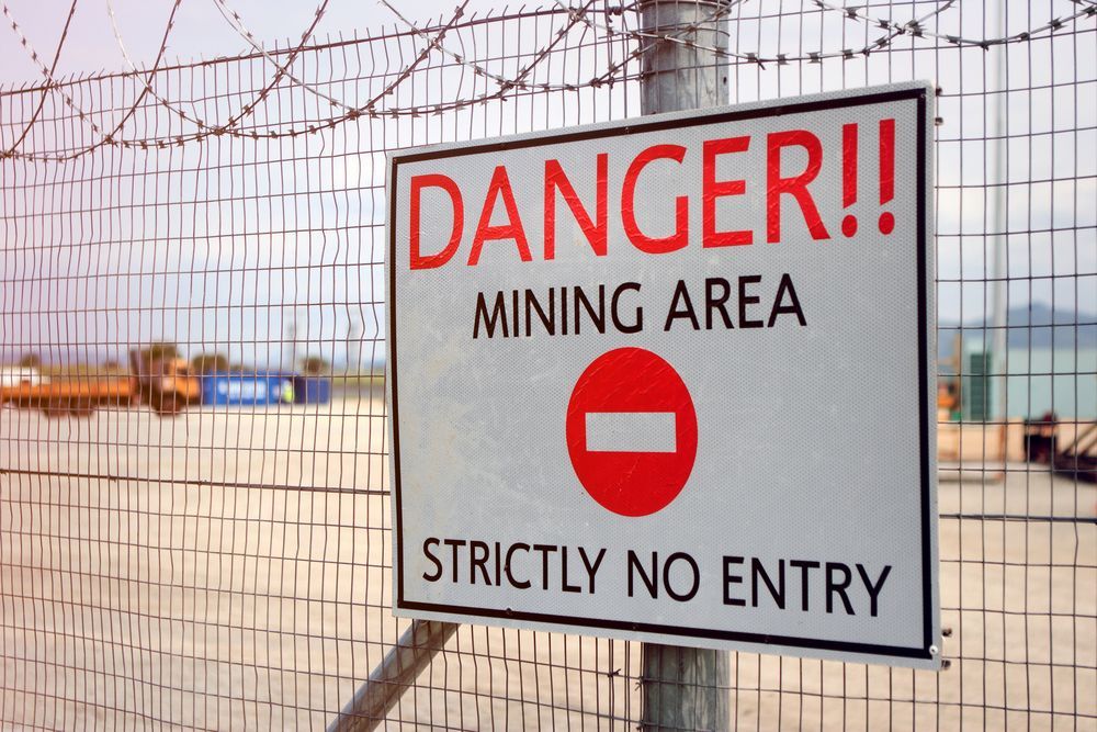 A Sign That Says Danger Mining Area Strictly No Entry — Caledonian Colour In Kunda Park, QLD
