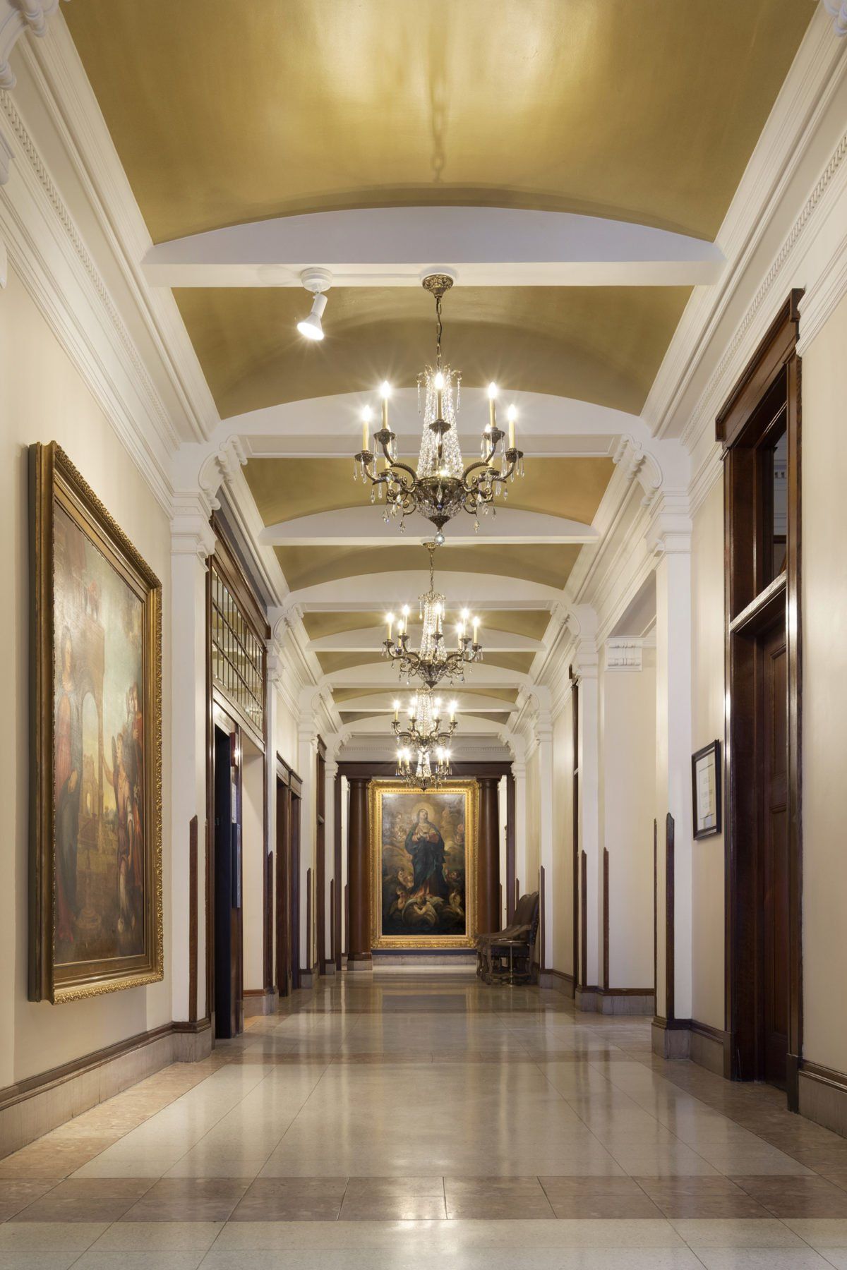 Grand hotel corridor