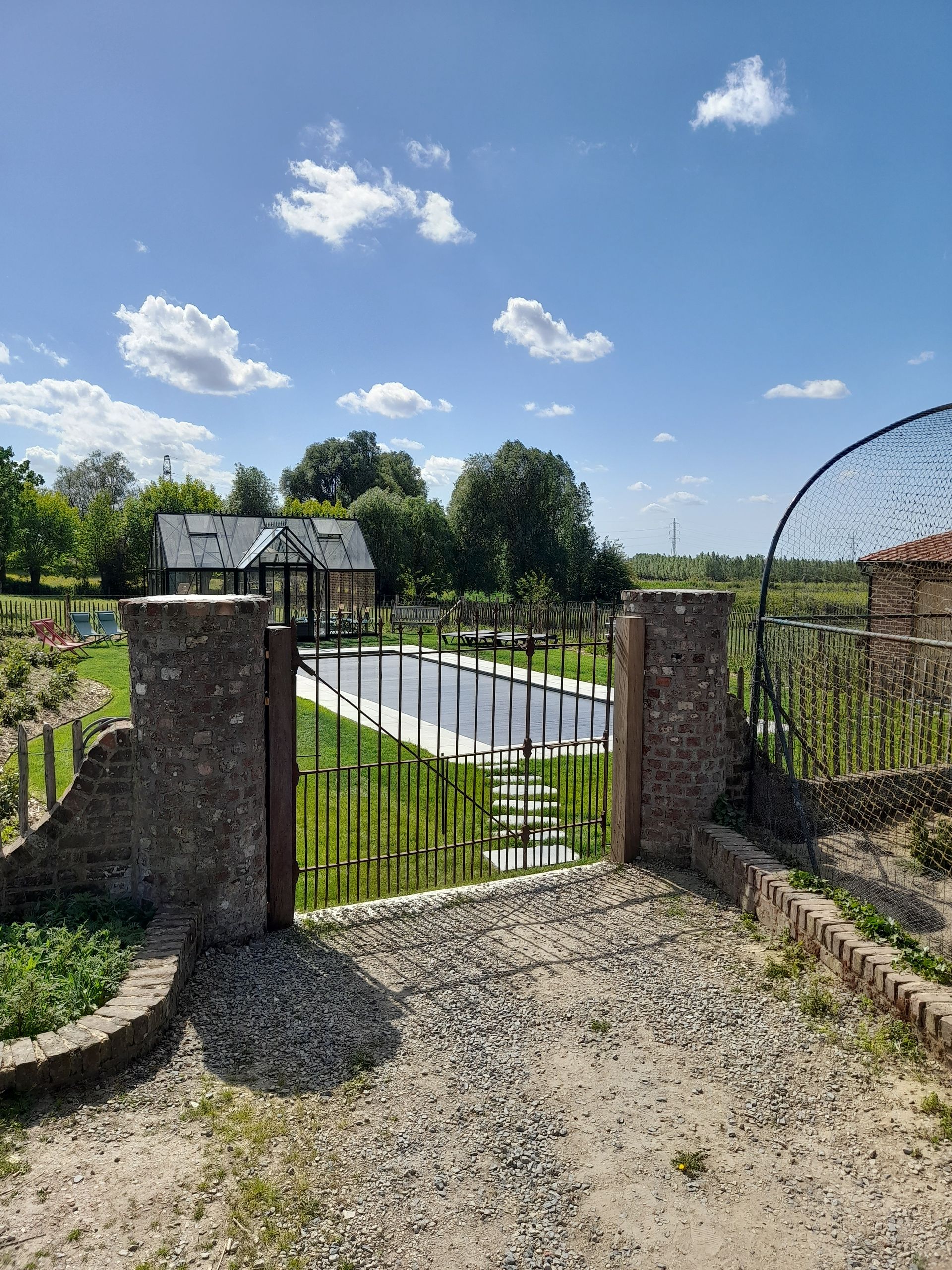 grote vakantiewoning met verwarmd zwembad, groot vakantiehuis met verwarmd zwembad