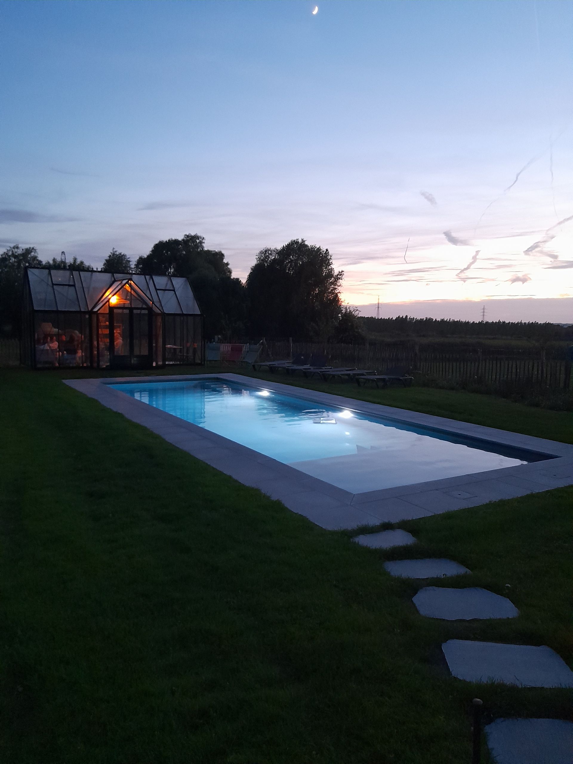 grote vakantiewoning met verwarmd zwembad, groot vakantiehuis met verwarmd zwembad