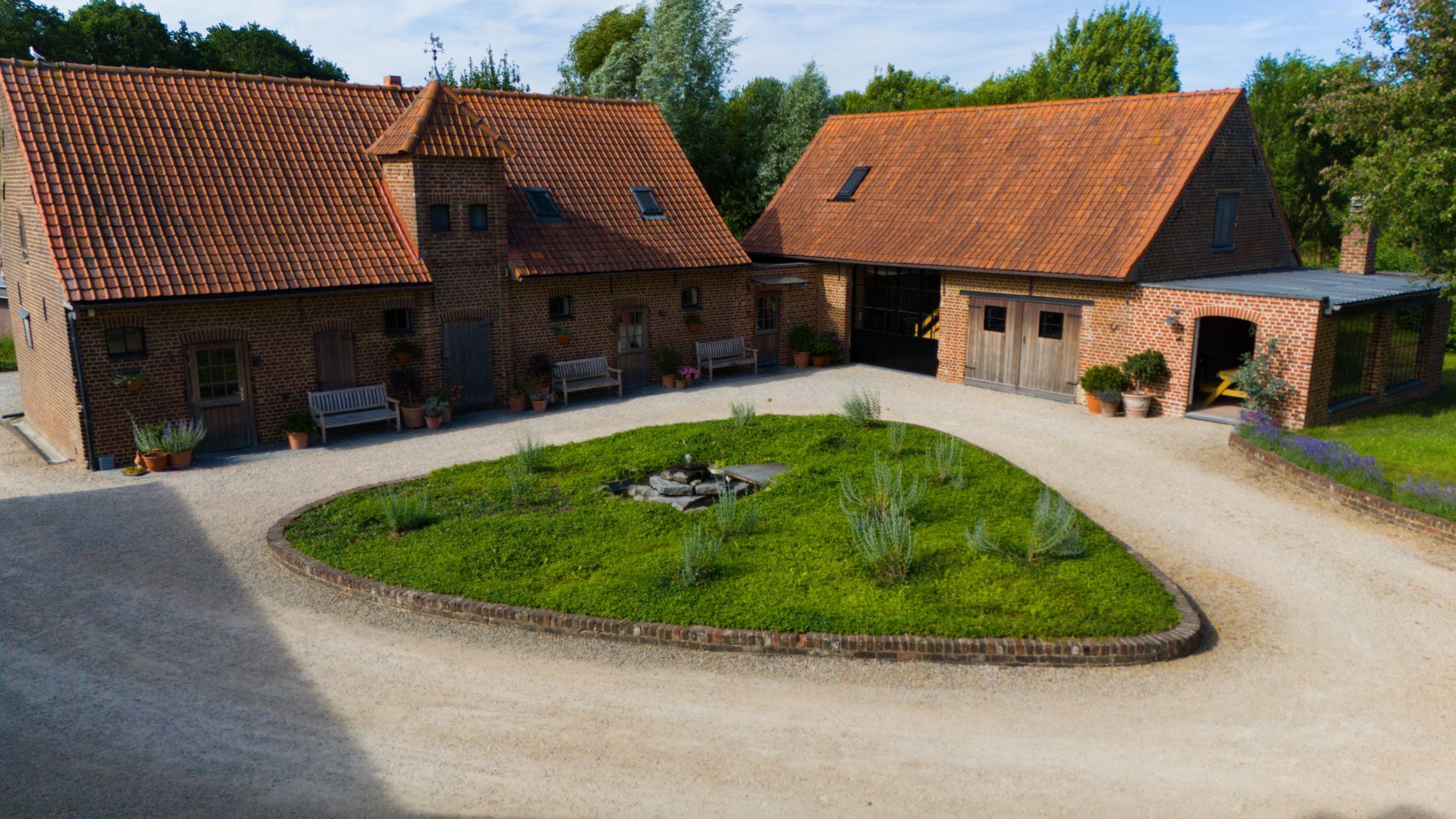 grote vakantiewoning met verwarmd zwembad, groot vakantiehuis met verwarmd zwembad