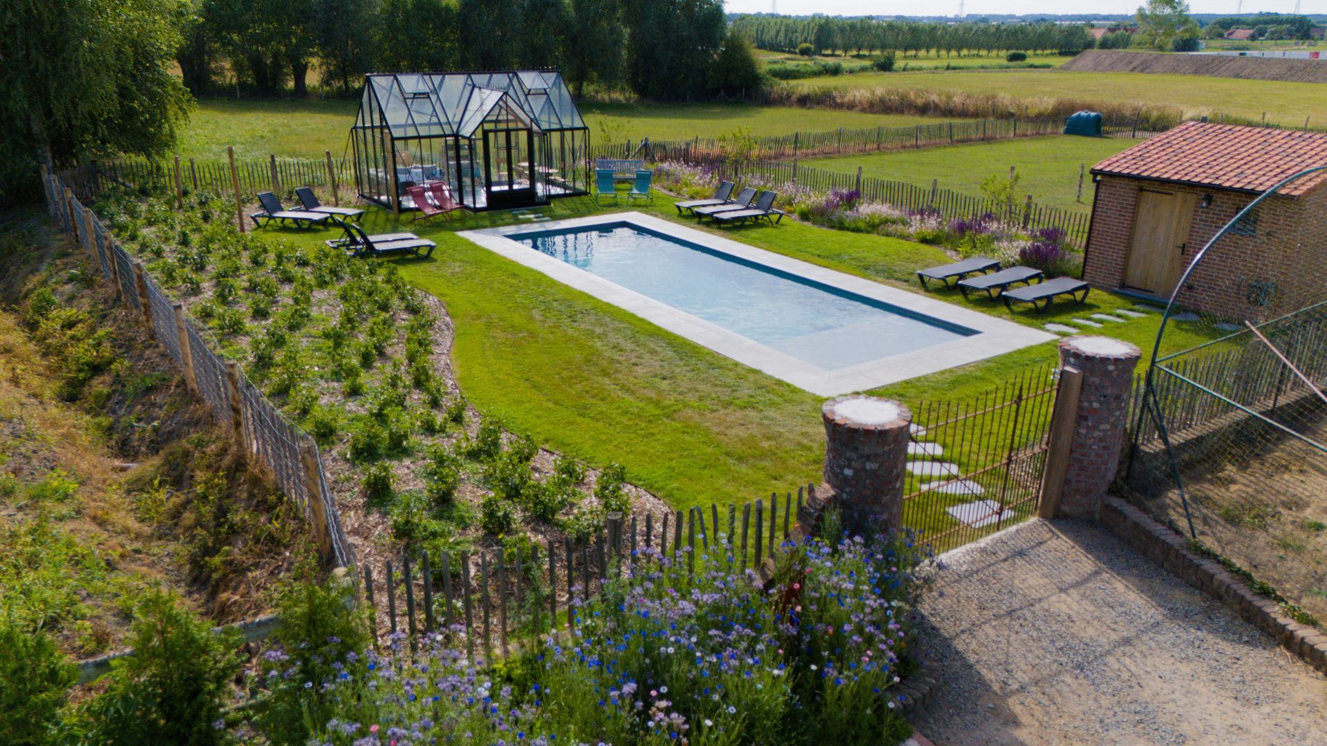 grote vakantiewoning met verwarmd zwembad, groot vakantiehuis met verwarmd zwembad