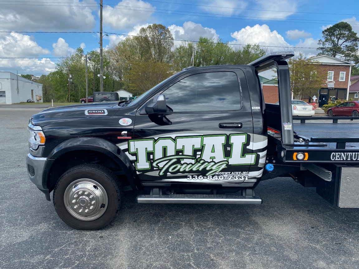 Truck wrap for towing comany