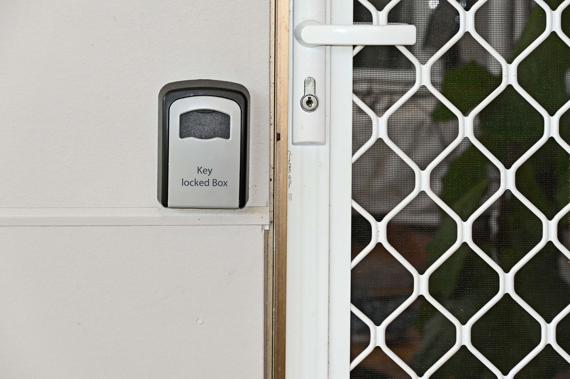 Screen Door Repairs In Adelaide