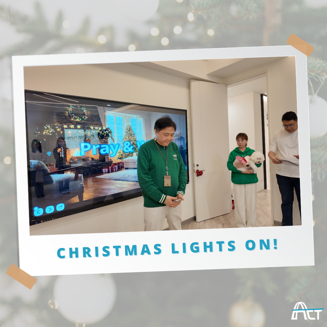 Act power Christmas lights on