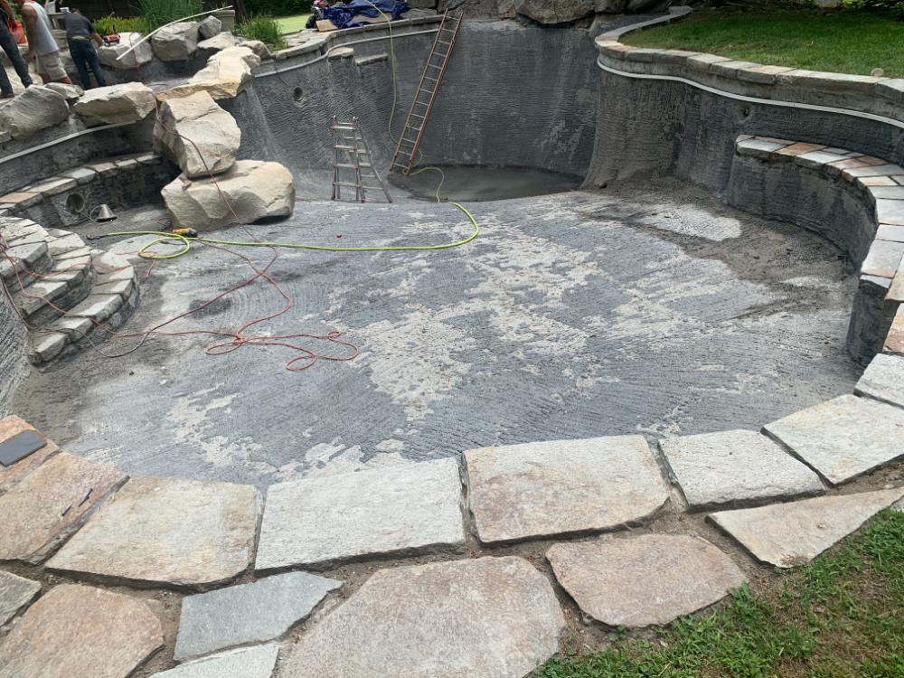 Distinctive Swimming Pools Inc