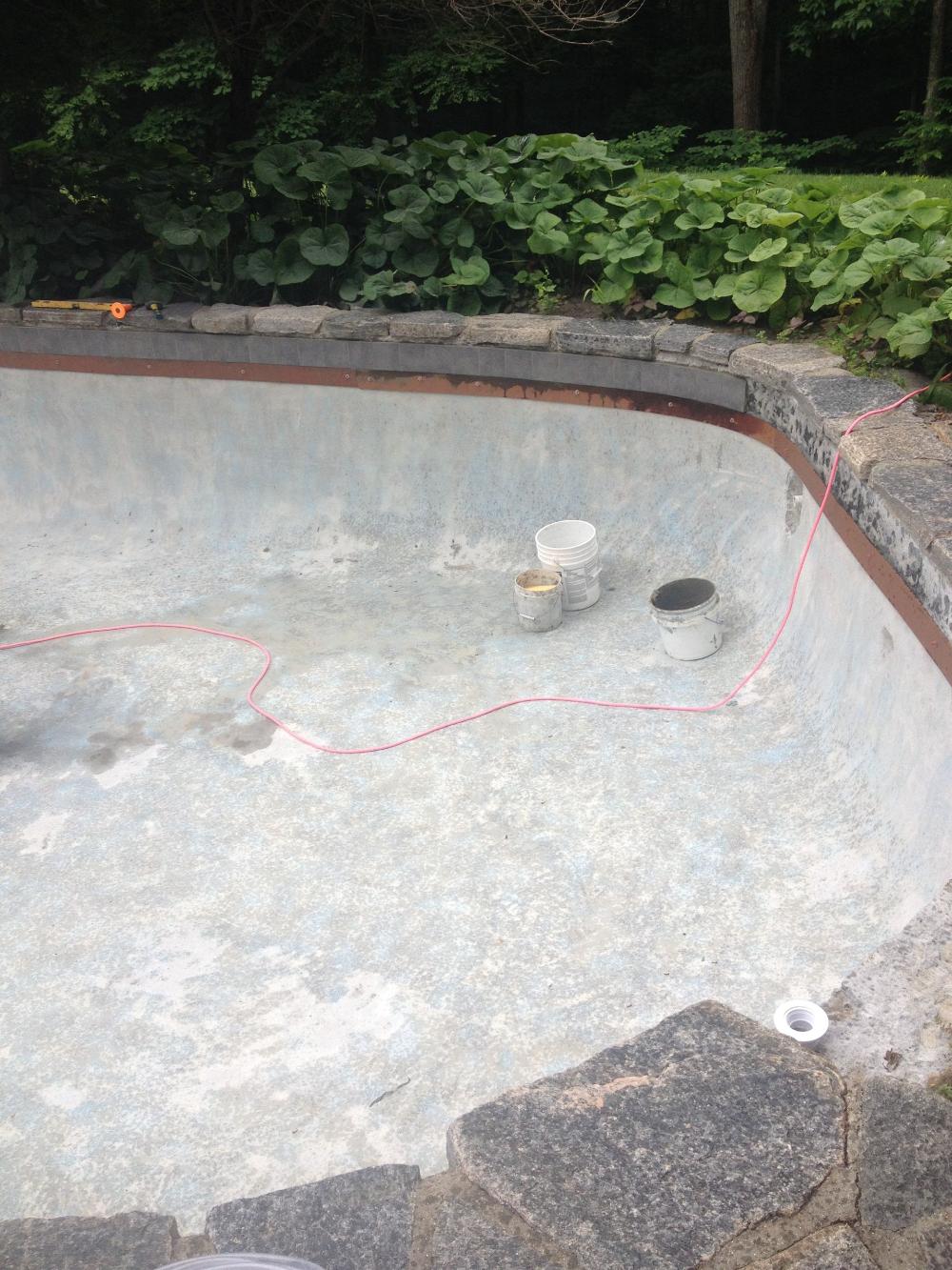 Distinctive Swimming Pools Inc