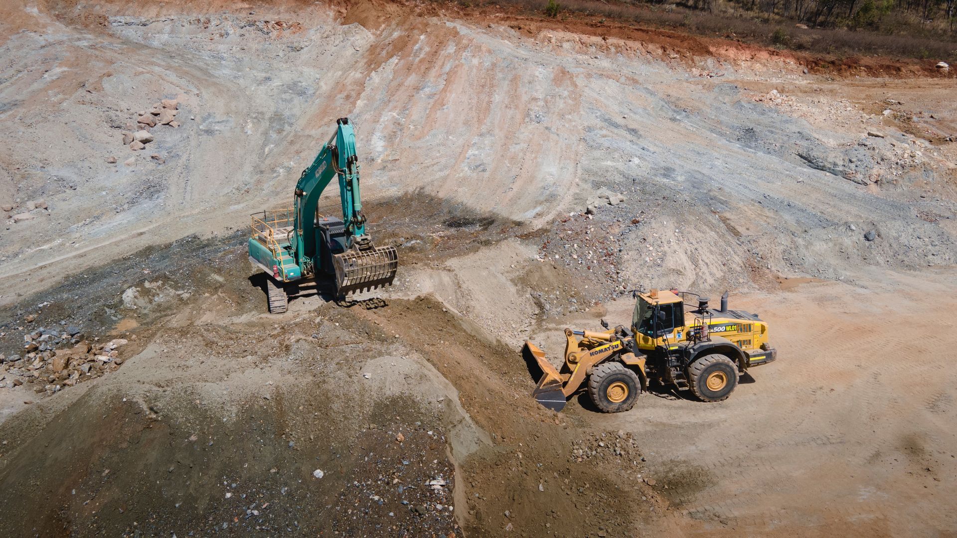 Digger in Big Dirt Quarry — Hillery Group in Abbot Point, QLD