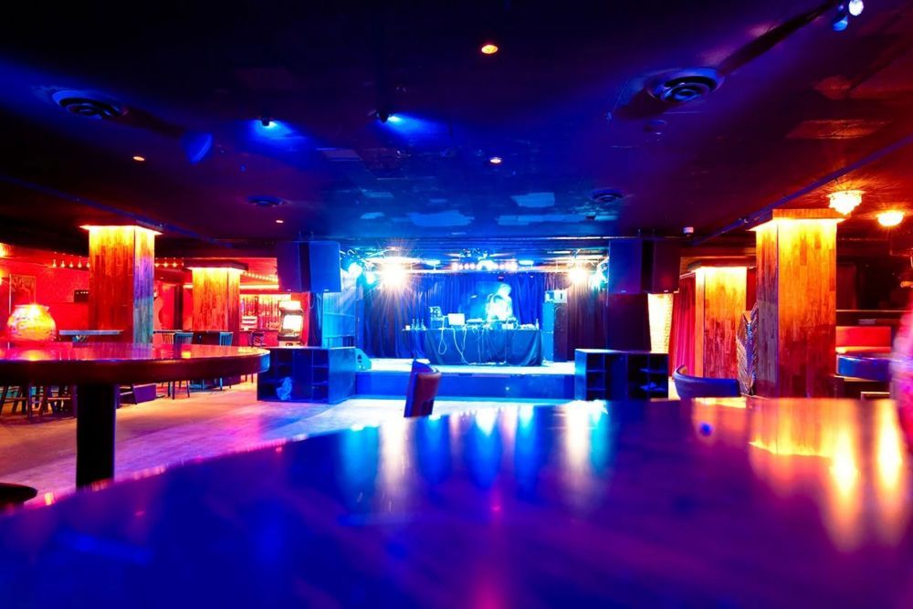 arredo locale notturno