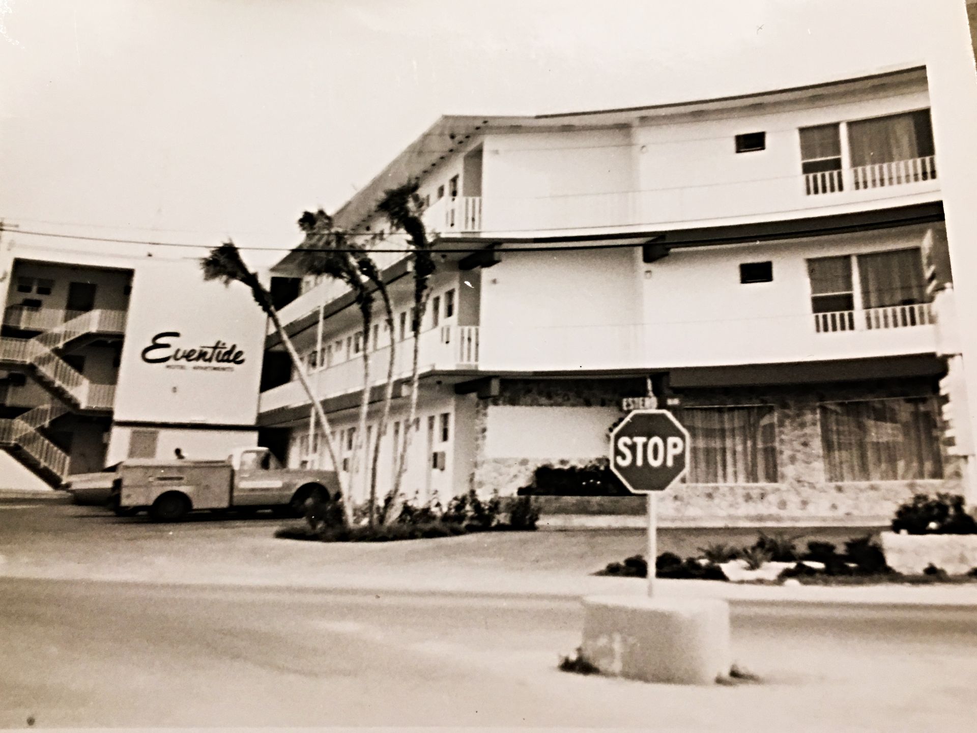 A black and white photo of an emeralda hotel