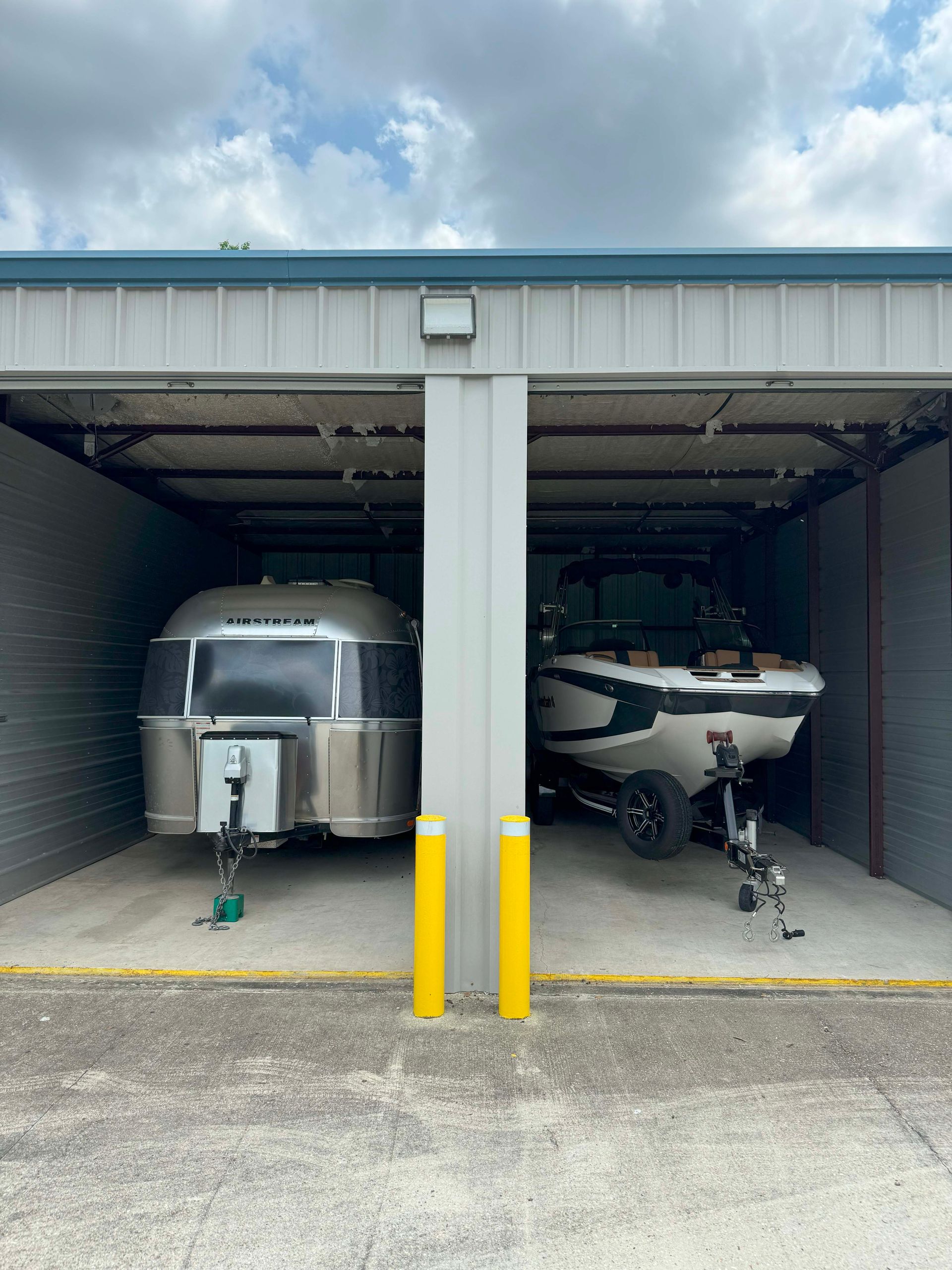 Secure storage for your boat & RV in Zachary, LA at a self storage facility with great customer service.