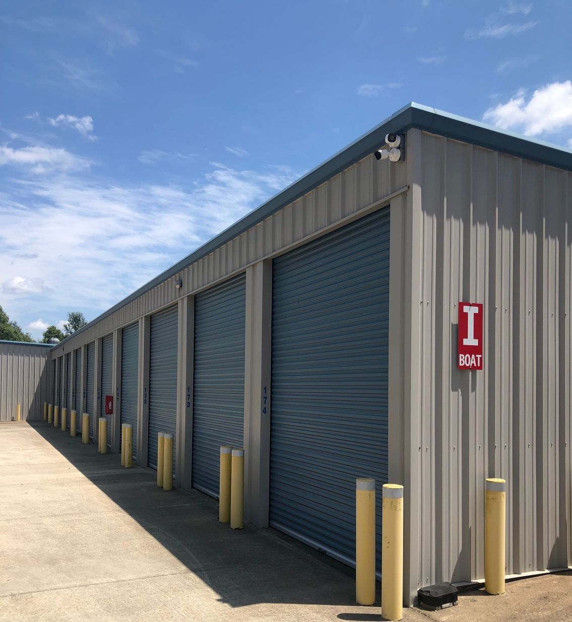 Row of outdoor storage units at the Zachary, LA location on Hwy 19.