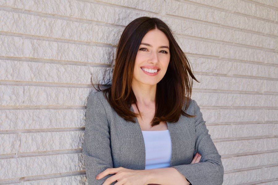 Theresa Padilla, Agent