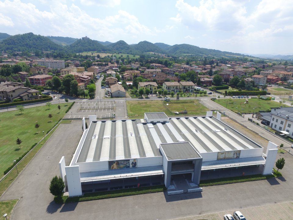 nuovo edificio industriale dall'alto