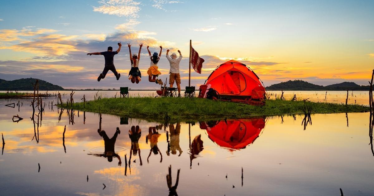 How to Plan a Camping Trip With Friends