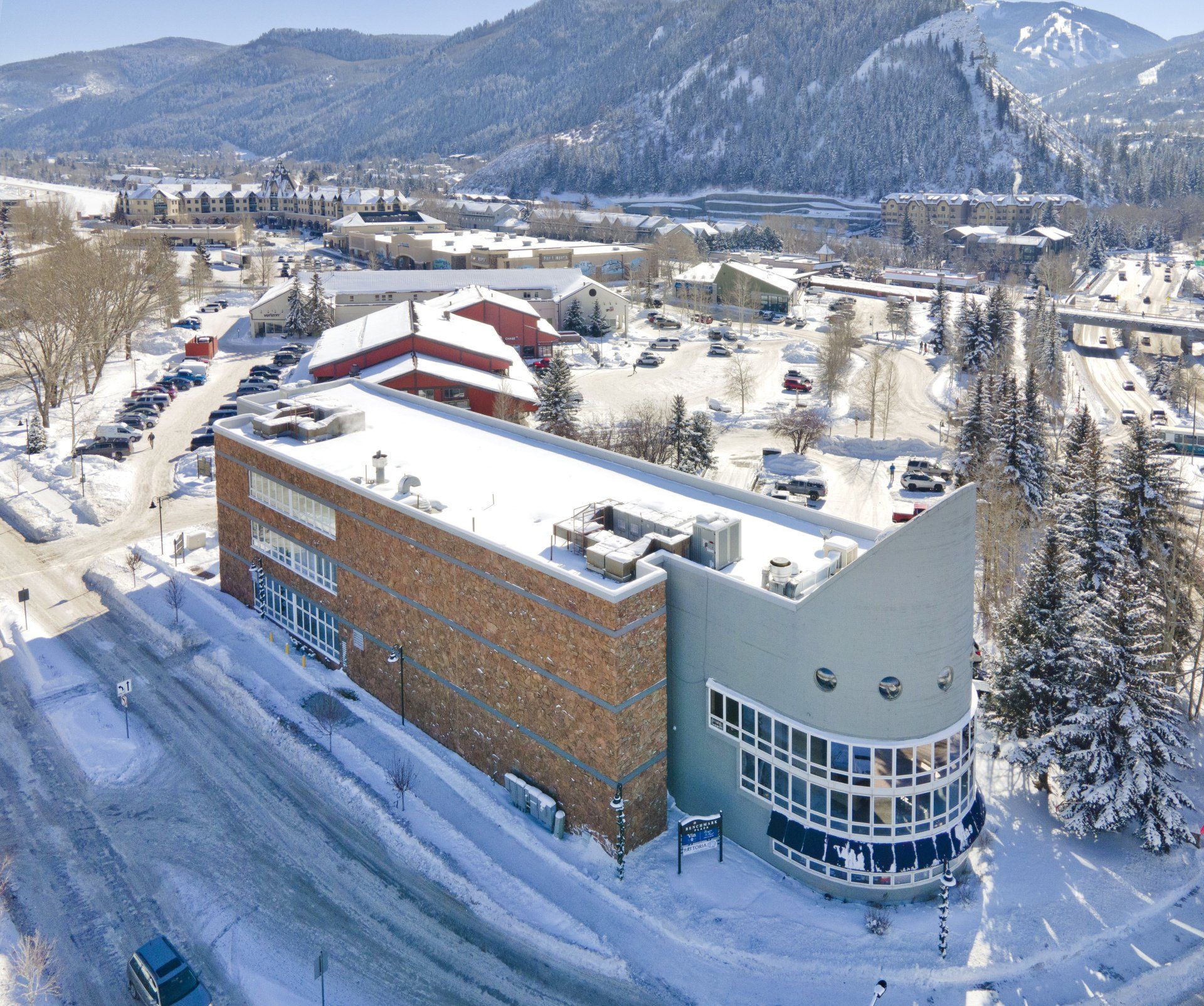 Exterior photo of the ark with snow