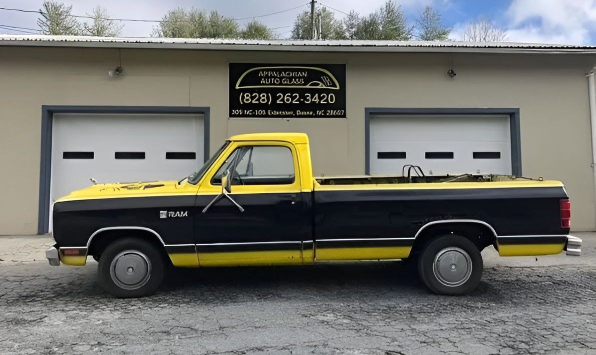 RAM pickup truck windshield repair near Mountain City, TN