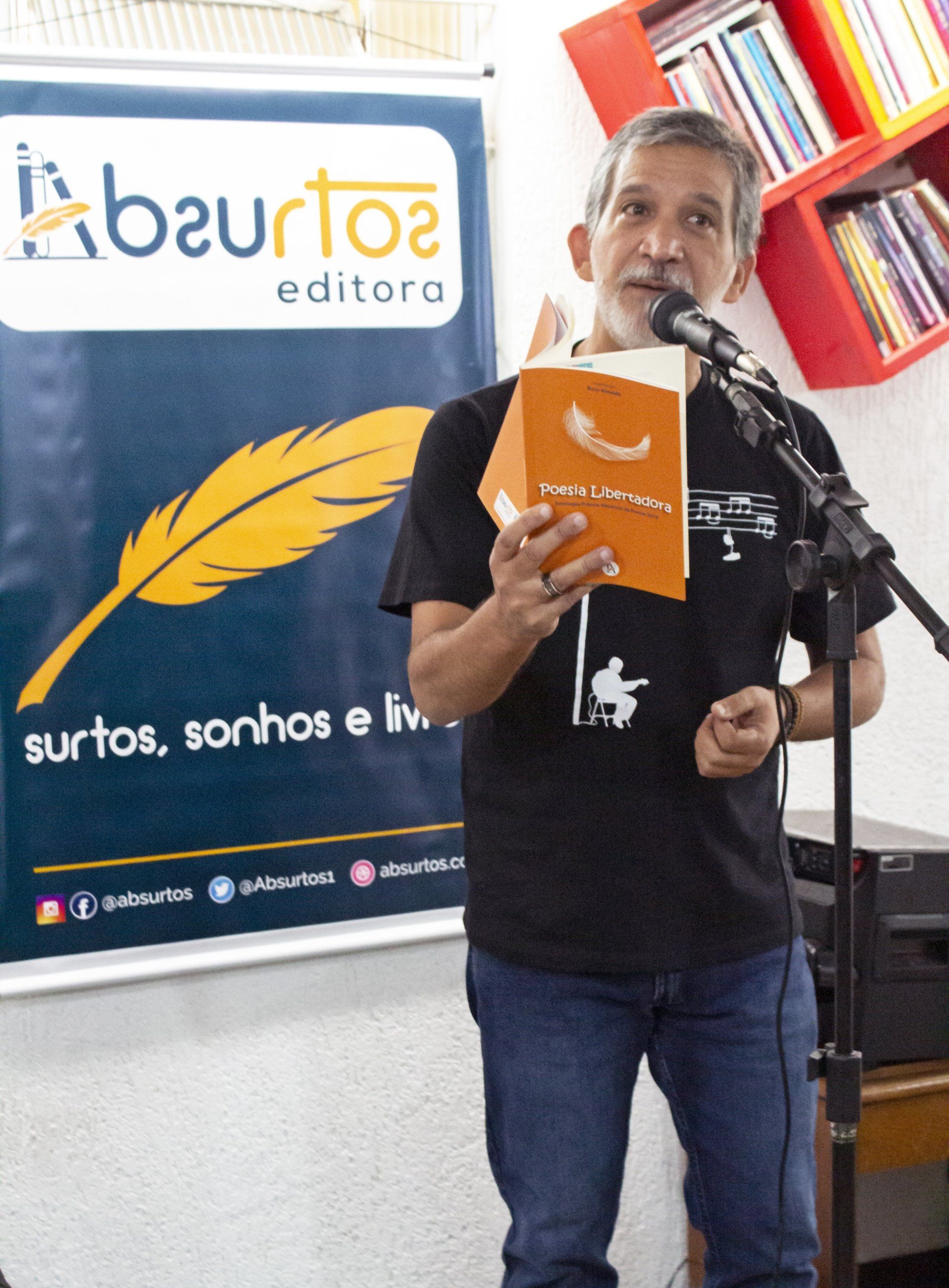 Miguel Montenegro apresenta seu poema