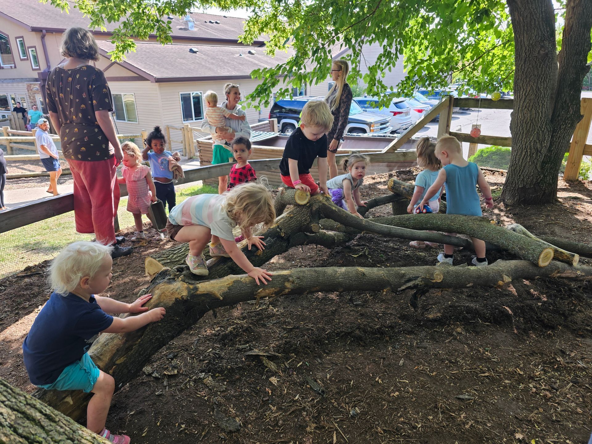 kids playing otuside
