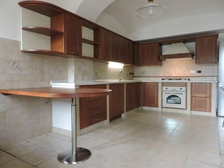 Arredi artigianali in legno