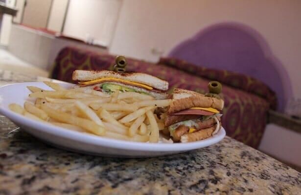 AUTO HOTEL LOS DELFINES  -ALIMENTOS