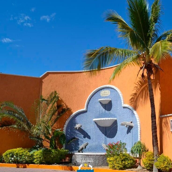 AUTO HOTEL LOS DELFINES -  FUENTE
