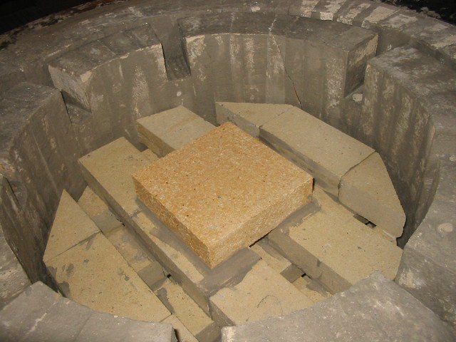 Sulfur burner vessel bricking