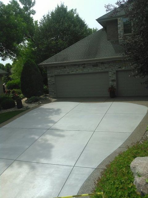 Driveway paving - Concrete Contractor in  South Bloomington, MN