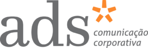 Logotipo da ADS Comunicação Corporativa; letras cinza, ícone de estrela laranja, fundo branco.