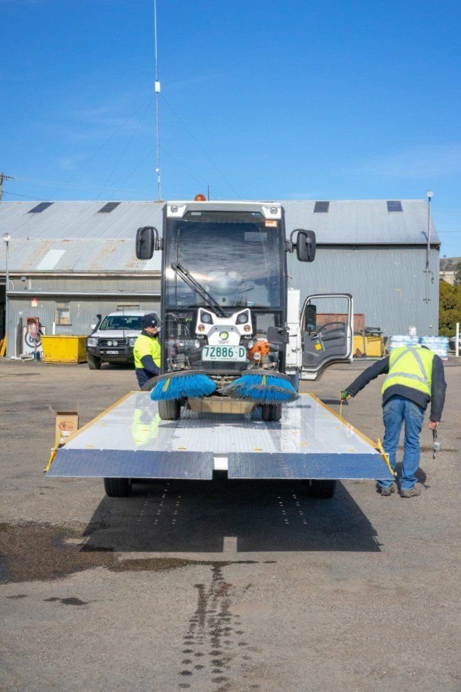 Universal Trailers Young, Sydney, Canberra, NSW & Australia Redline