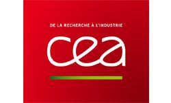 Logo CEA sur fond rouge, texte blanc « cea », ligne verte et jaune, et texte blanc « De la Recherche à l'Industrie ».