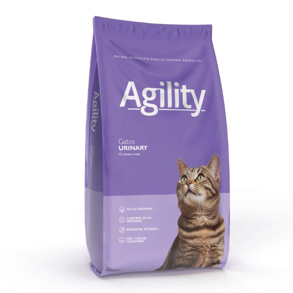 Bolsa morada de comida para gatos Agility Cat Urinary con un gato atigrado mirando hacia arriba.