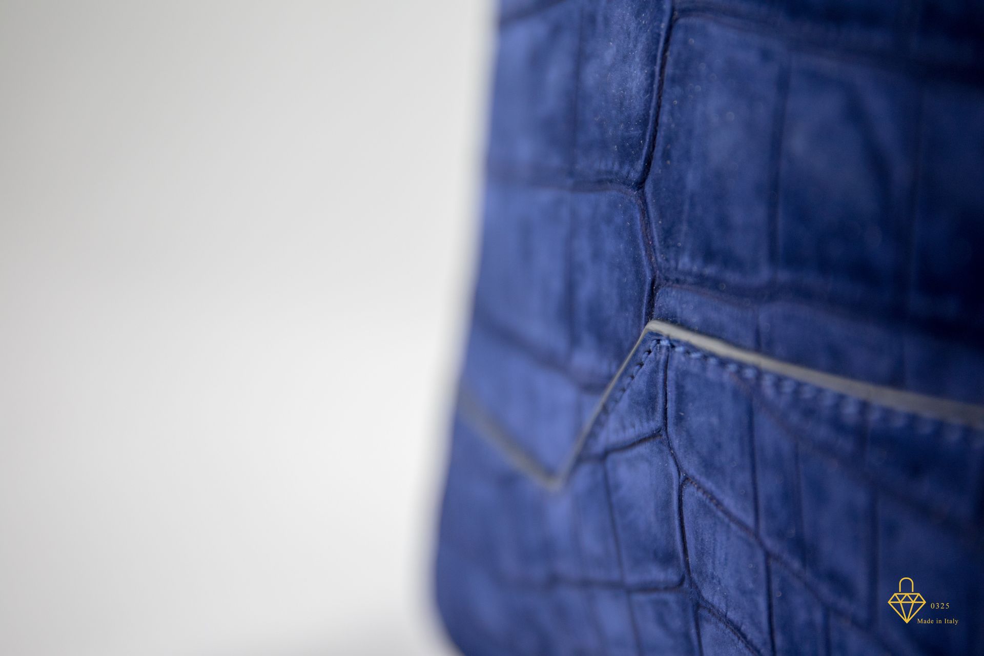 dettaglio borsa in vera pelle