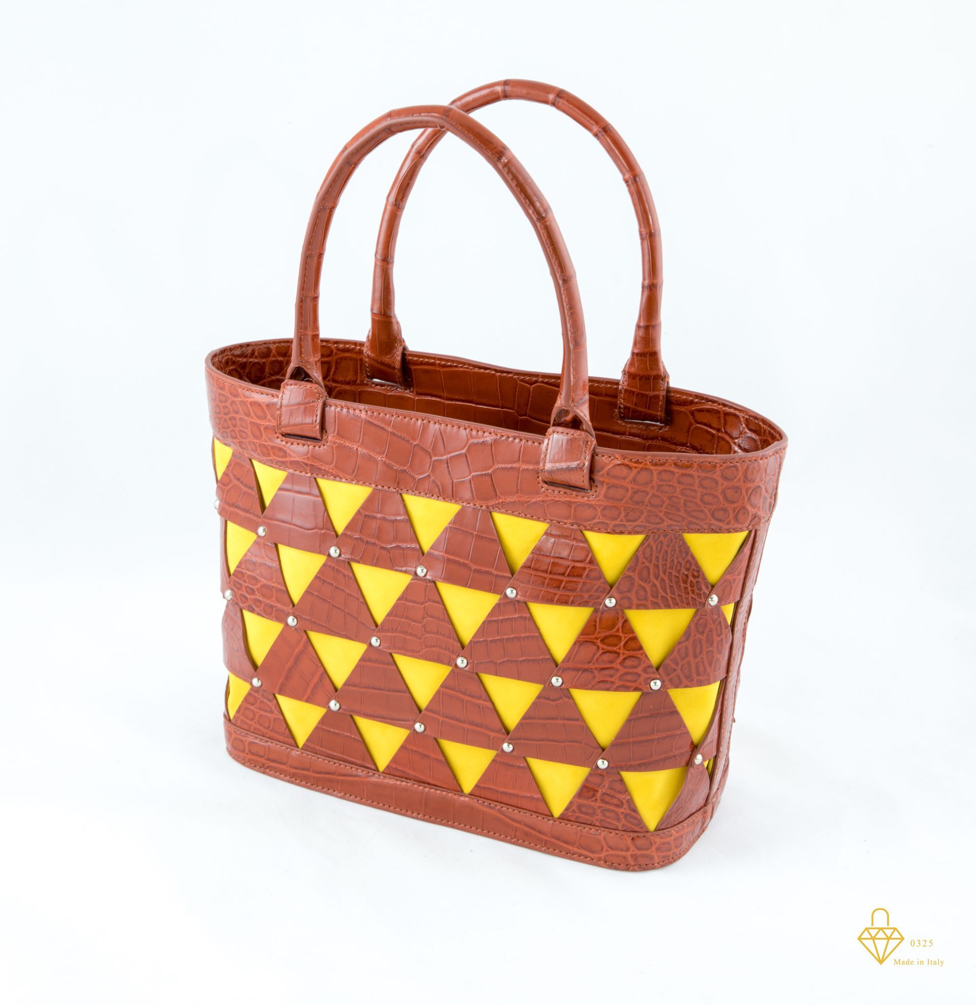 borsa in pelle con dettagli gialli