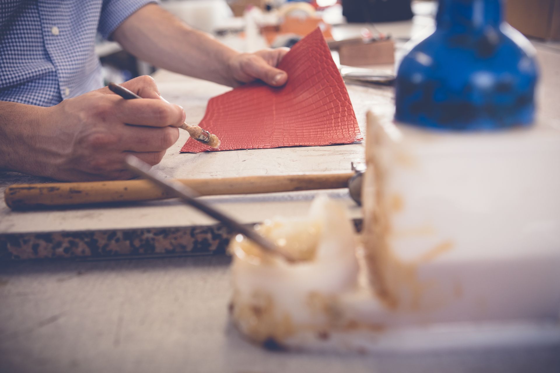 pelle rossa per borsa specializzata