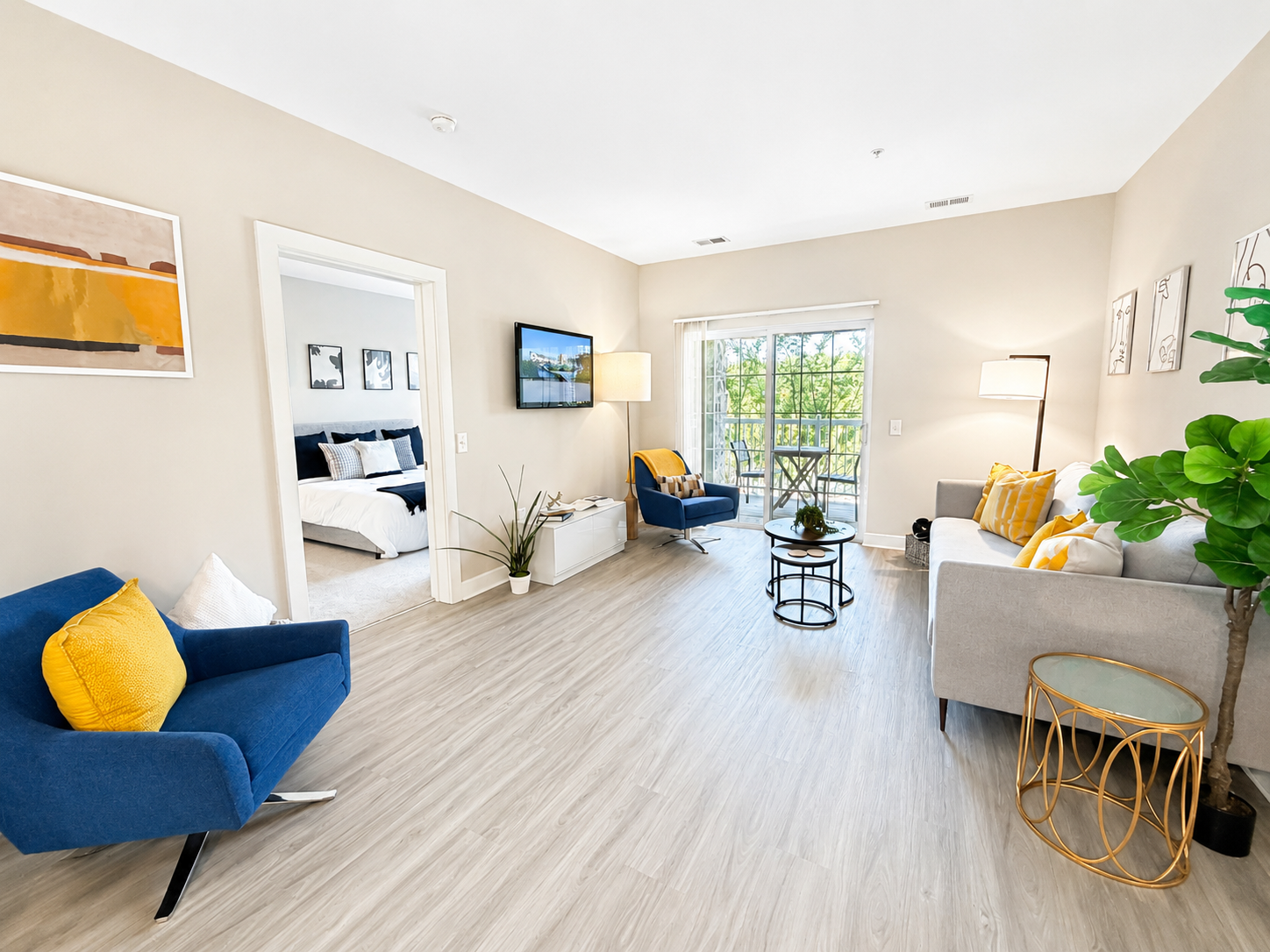 Spacious Living Room | The View at Mill Run