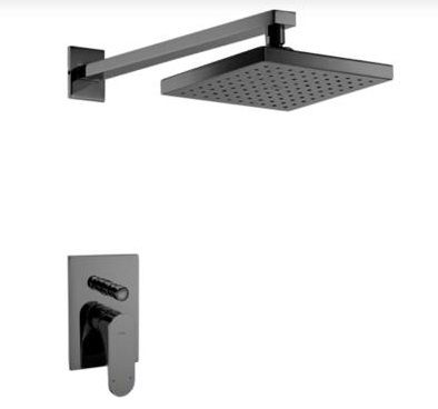 Un cabezal de ducha negro con un grifo de ducha negro adjunto.