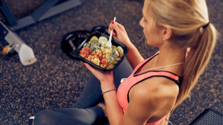 woman eating healthy