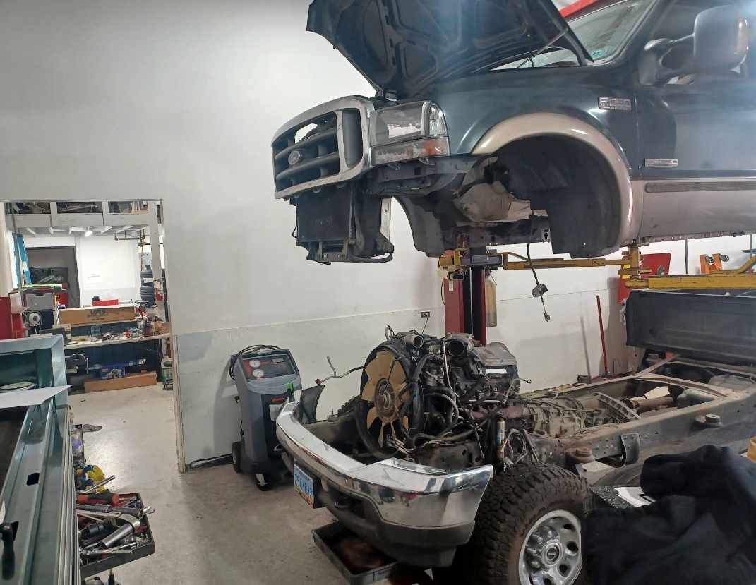Diesel Engine Removed from a Ford Super Duty truck | Red Rock Repair