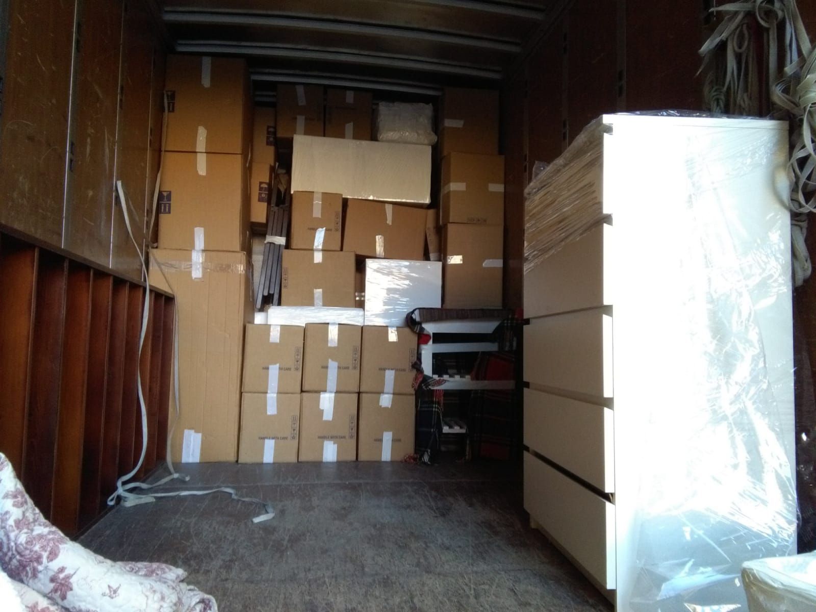 Stoccaggio di mobili per traslochi di appartamenti a Roma