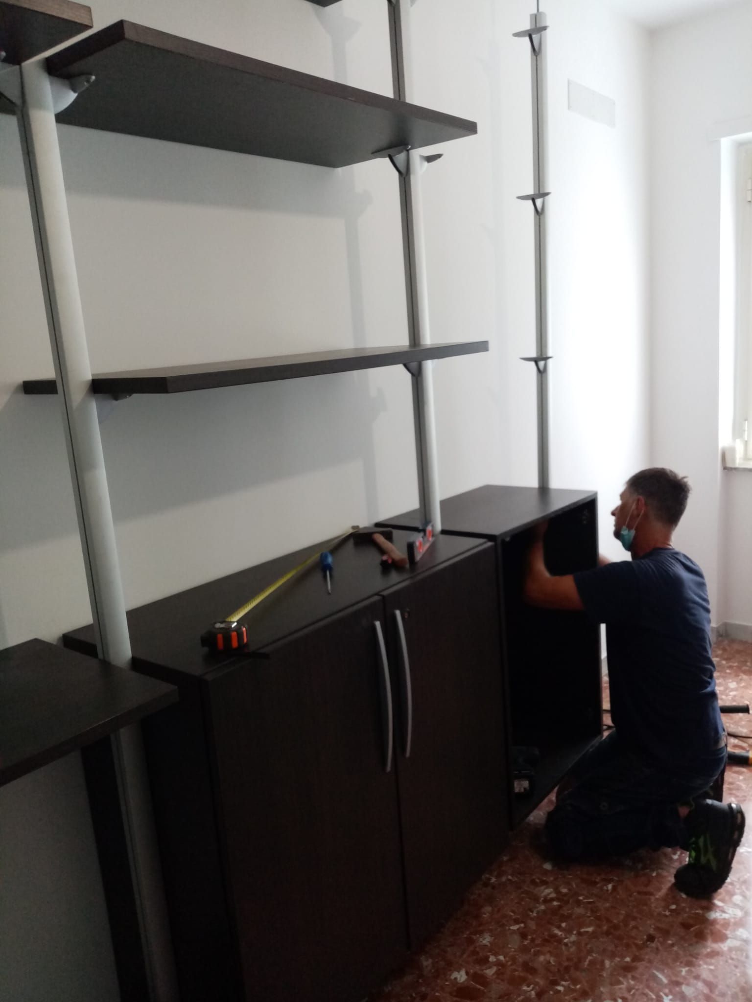 Montaggio mobili dopo servizio di traslochi nazionali a Roma