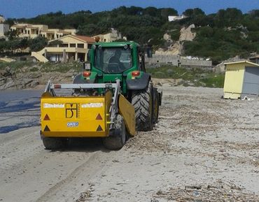 Servizio di pulizia spiagge in Sardegna 