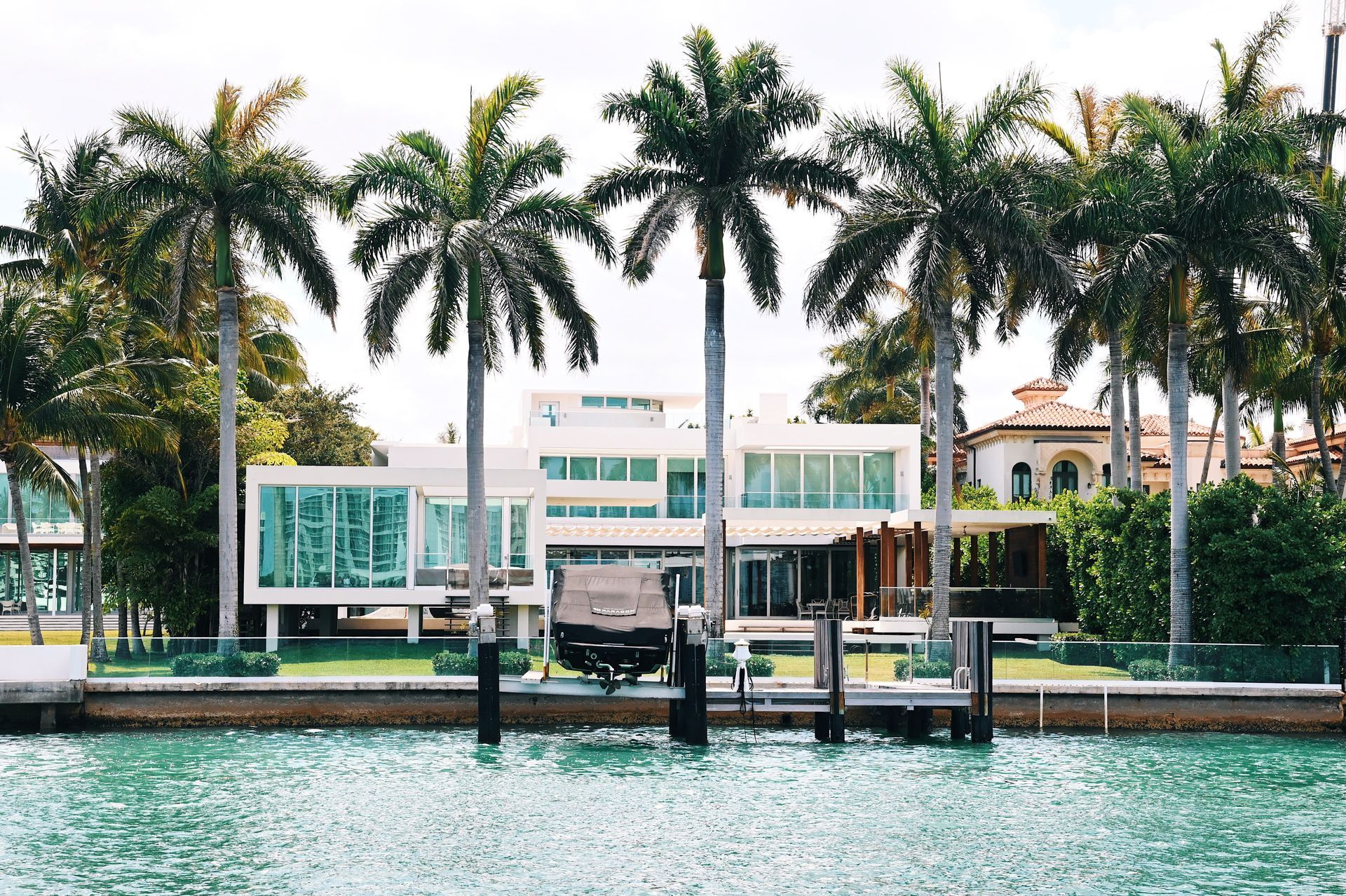 Mansion in Miami Star island Seen only on a Miami Mansions Celebrity Boat tour